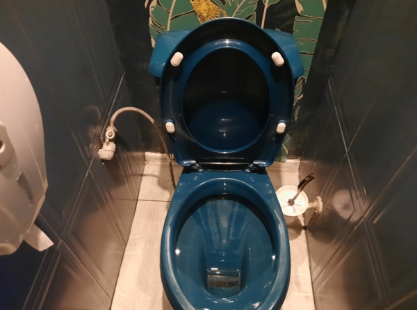 В туалетной комнате