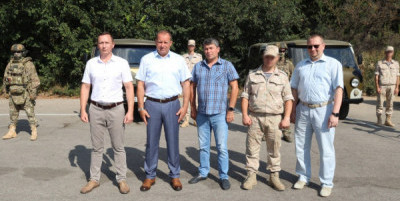Депутаты Заксобрания Севастополя передали автомобили повышенной проходимости Черноморскому флоту 